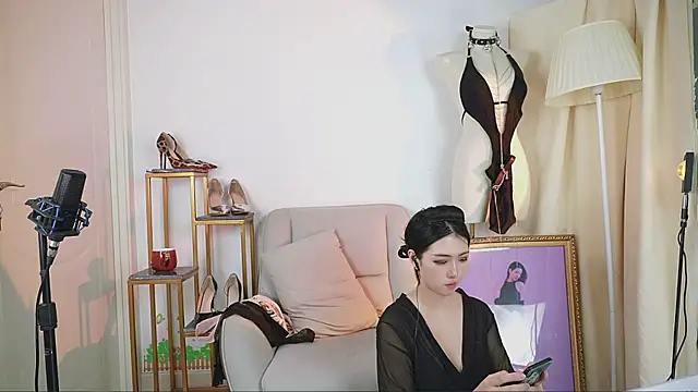 Snapshot of siji_kiki chatting on December 27, 2024, 1:07 pm siji kiki online show from December 27, 2024, 1:07 pm