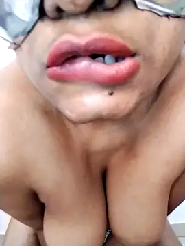 Snapshot of Zaraangle chatting on November 21, 2025, 4:00 am Zaraangle online show from November 21, 2025, 4:00 am