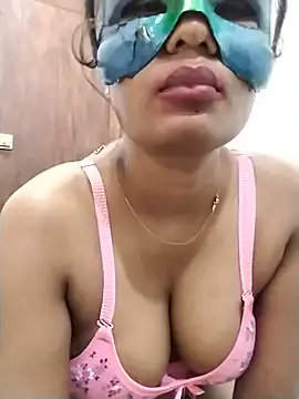 Snapshot of Zaraangle chatting on July 3, 2026, 5:52 pm Zaraangle online show from July 3, 2026, 5:52 pm