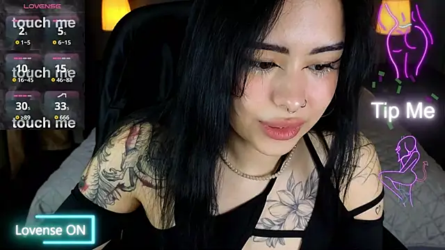 Snapshot of baby__kim chatting on December 17, 2025, 5:12 am baby kim online show from December 17, 2025, 5:12 am