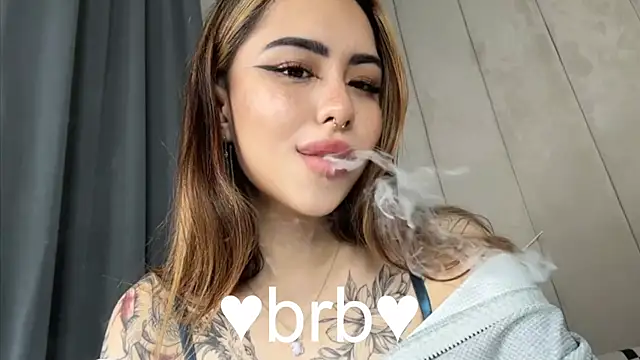 baby  kim online show from October 26, 2025, 5:08 am