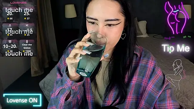 Snapshot of baby__kim chatting on December 22, 2025, 5:18 am baby kim online show from December 22, 2025, 5:18 am