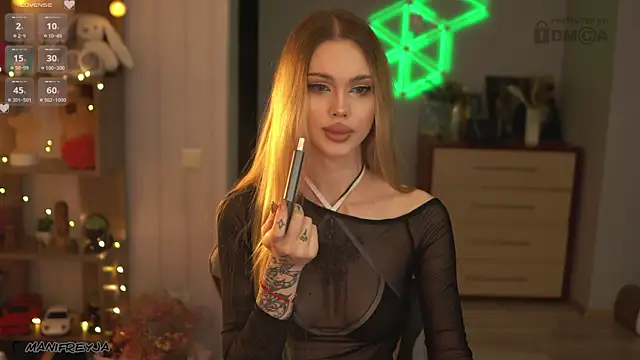 Snapshot of ManiFreyja chatting on October 23, 2025, 9:13 pm ManiFreyja online show from October 23, 2025, 9:13 pm