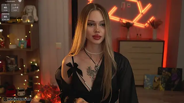 Snapshot of ManiFreyja chatting on November 19, 2025, 8:53 pm ManiFreyja online show from November 19, 2025, 8:53 pm