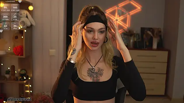 Snapshot of ManiFreyja chatting on October 22, 2025, 7:46 pm ManiFreyja online show from October 22, 2025, 7:46 pm