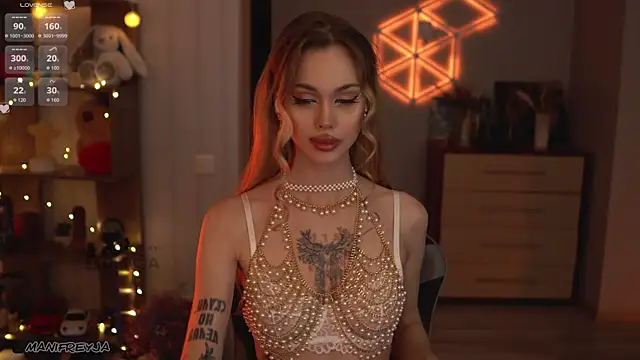 Snapshot of ManiFreyja chatting on October 25, 2025, 10:43 pm ManiFreyja online show from October 25, 2025, 10:43 pm