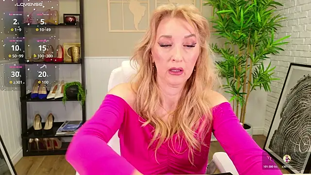 LadyLeea online show from April 10, 2026, 4:52 am