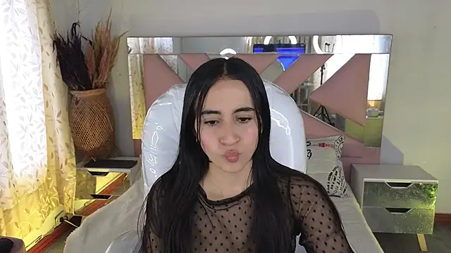 Mia Fischer online show from November 30, 2025, 5:03 pm