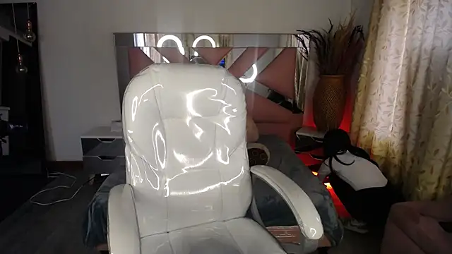 Mia Fischer online show from October 22, 2025, 7:24 pm