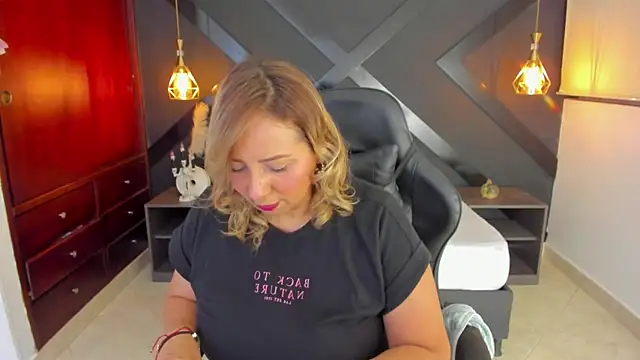 Snapshot of andre_soto_ chatting on November 18, 2025, 2:27 am andre soto online show from November 18, 2025, 2:27 am