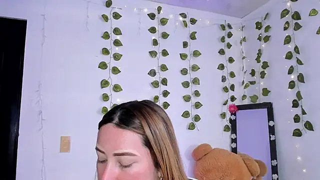 JanneKim online show from April 22, 2026, 1:18 pm