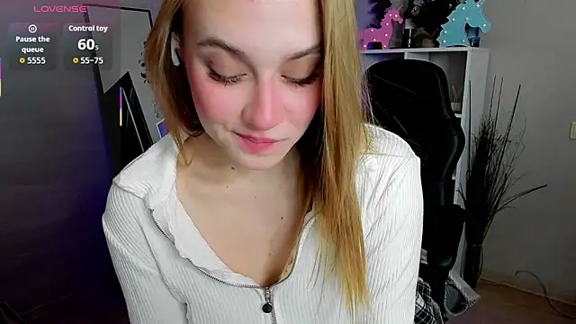 Snapshot of LianaBright chatting on January 17, 2026, 2:15 am LianaBright online show from January 17, 2026, 2:15 am