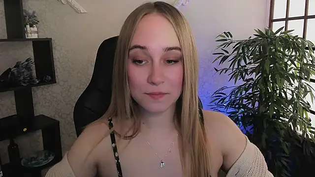 Snapshot of LianaBright chatting on March 13, 2025, 8:37 am LianaBright online show from March 13, 2025, 8:37 am