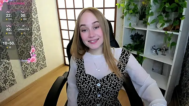 Snapshot of LianaBright chatting on February 6, 2025, 12:43 am LianaBright online show from February 6, 2025, 12:43 am