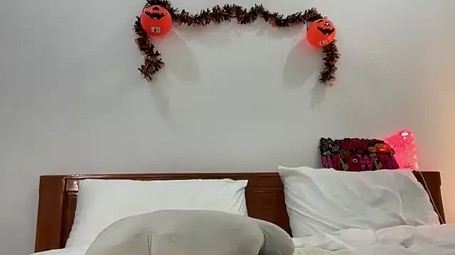 CoCo-Queen online show from October 27, 2025, 3:18 am