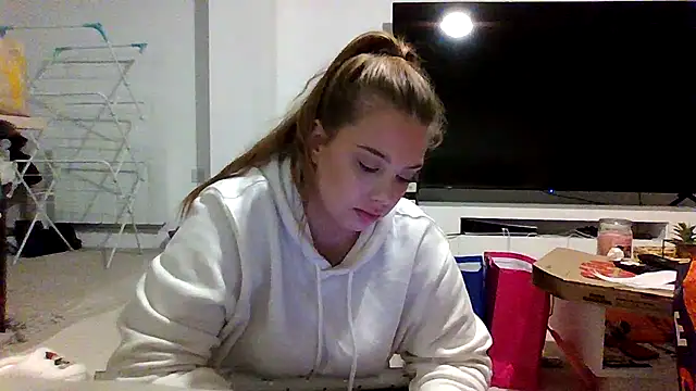 Krystal Tx online show from October 31, 2025, 6:59 pm