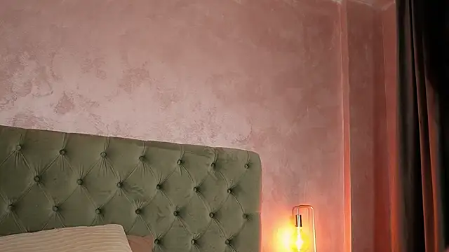 Snapshot of LucyWilow chatting on May 7, 2026, 4:50 am LucyWilow online show from May 7, 2026, 4:50 am