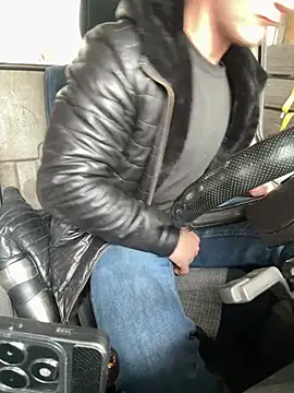 Snapshot of AlexGWoW chatting on February 4, 2025, 10:21 am AlexGWoW online show from February 4, 2025, 10:21 am