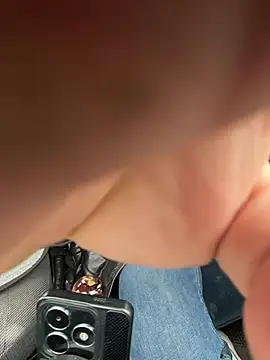 Snapshot of AlexGWoW chatting on February 28, 2025, 7:37 am AlexGWoW online show from February 28, 2025, 7:37 am