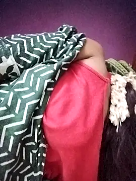 Snapshot of aadhini01 chatting on November 17, 2025, 5:50 pm aadhini01 online show from November 17, 2025, 5:50 pm