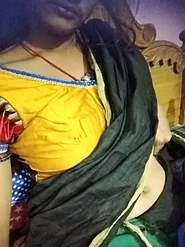 Snapshot of aadhini01 chatting on November 18, 2025, 4:21 pm aadhini01 online show from November 18, 2025, 4:21 pm