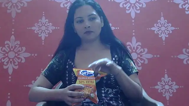 Snapshot of tripti2 chatting on November 19, 2025, 8:42 pm tripti2 online show from November 19, 2025, 8:42 pm