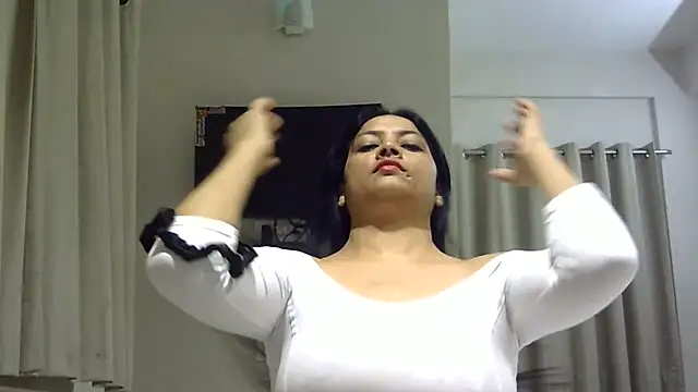Snapshot of tripti2 chatting on July 19, 2026, 4:37 pm tripti2 online show from July 19, 2026, 4:37 pm