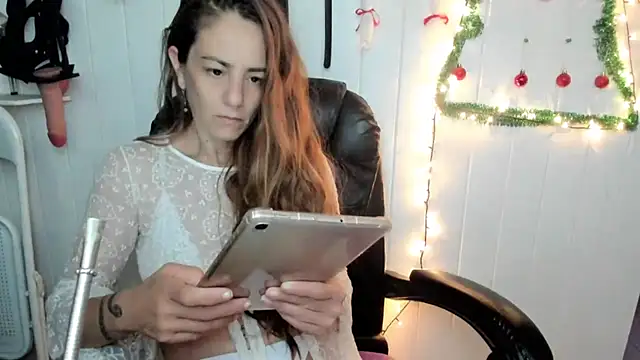 jessiburningheels online show from December 14, 2025, 9:15 am