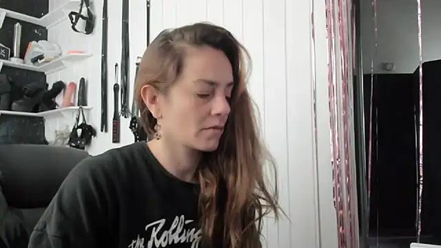 Snapshot of jessiburningheels chatting on November 7, 2025, 12:21 pm jessiburningheels online show from November 7, 2025, 12:21 pm