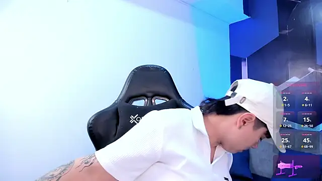 Snapshot of AbbySmiitth_ chatting on January 13, 2026, 10:35 pm AbbySmiitth online show from January 13, 2026, 10:35 pm