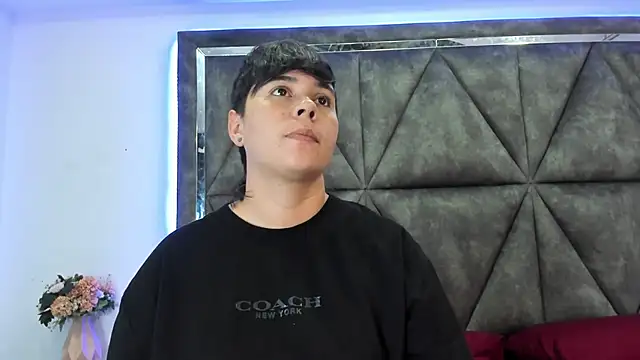 Snapshot of AbbySmiitth_ chatting on February 20, 2026, 9:50 pm AbbySmiitth online show from February 20, 2026, 9:50 pm