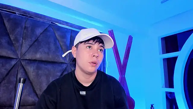 Snapshot of AbbySmiitth_ chatting on January 10, 2026, 10:27 pm AbbySmiitth online show from January 10, 2026, 10:27 pm