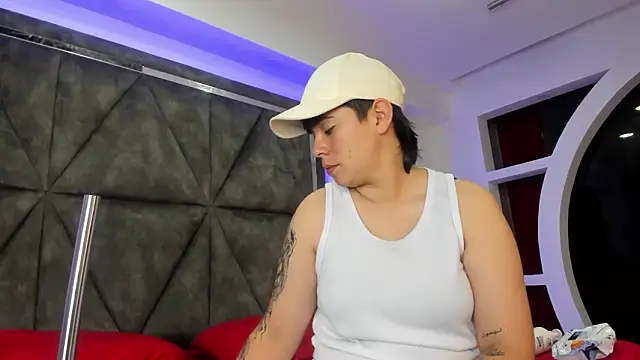 Snapshot of AbbySmiitth_ chatting on February 21, 2026, 1:46 pm AbbySmiitth online show from February 21, 2026, 1:46 pm