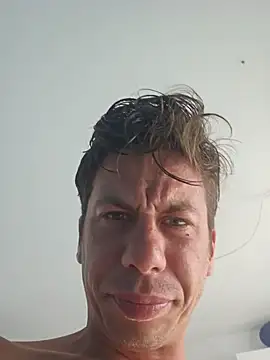 Snapshot of luca__0 chatting on June 17, 2026, 5:45 pm luca 0 online show from June 17, 2026, 5:45 pm