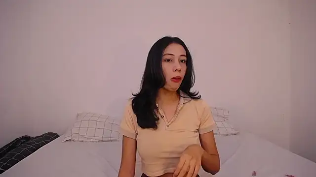 Snapshot of LizzyCox chatting on December 18, 2024, 6:21 am LizzyCox online show from December 18, 2024, 6:21 am