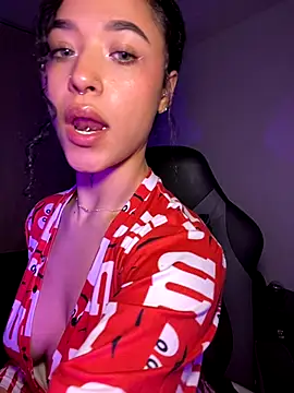 Crystal Dluna online show from October 23, 2025, 5:00 pm