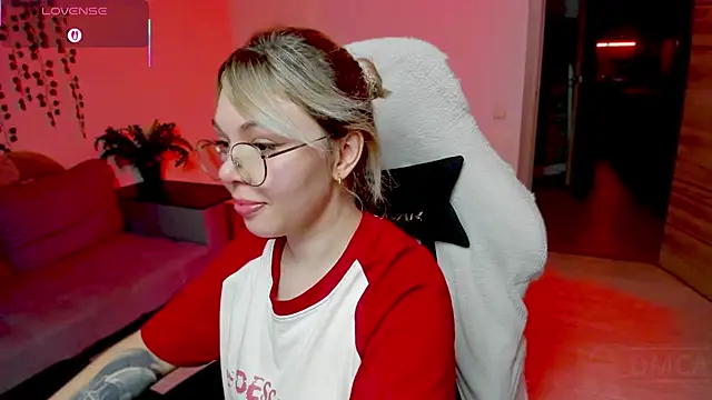 whoa-hoa-hoa-hoa-hoa online show from November 8, 2025, 2:20 pm