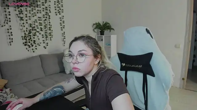 Snapshot of whoa-hoa-hoa-hoa-hoa chatting on January 13, 2026, 4:22 pm whoa-hoa-hoa-hoa-hoa online show from January 13, 2026, 4:22 pm