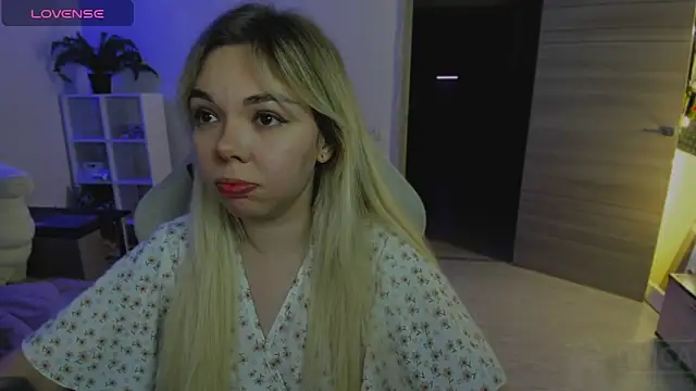 Snapshot of whoa-hoa-hoa-hoa-hoa chatting on December 21, 2025, 5:25 pm whoa-hoa-hoa-hoa-hoa online show from December 21, 2025, 5:25 pm