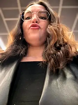 meow girl online show from November 19, 2025, 8:03 am