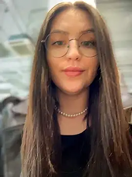Snapshot of meow_girl chatting on March 11, 2026, 10:42 am meow girl online show from March 11, 2026, 10:42 am