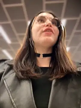 meow girl online show from December 4, 2025, 3:55 pm