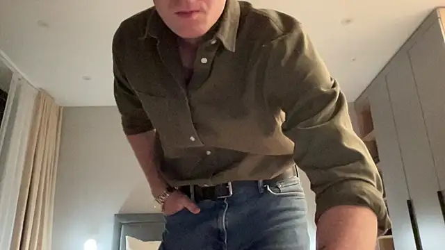 Snapshot of cute_mark chatting on November 1, 2025, 5:40 pm cute mark online show from November 1, 2025, 5:40 pm