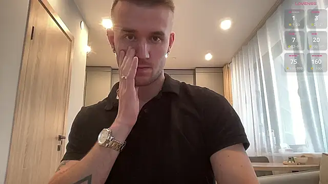 Snapshot of cute_mark chatting on October 14, 2025, 4:57 am cute mark online show from October 14, 2025, 4:57 am