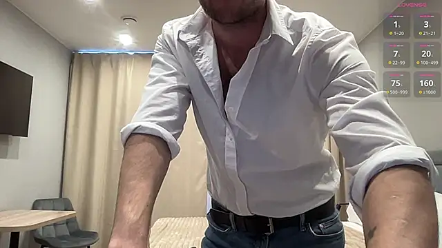 Snapshot of cute_mark chatting on October 17, 2025, 10:18 am cute mark online show from October 17, 2025, 10:18 am