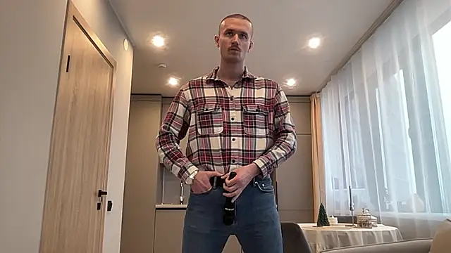 Snapshot of cute_mark chatting on December 21, 2025, 9:55 am cute mark online show from December 21, 2025, 9:55 am