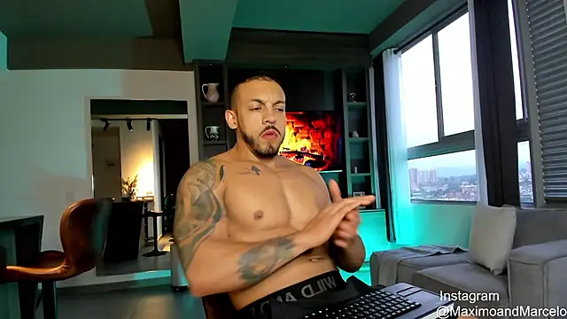 Maximo Marcelo online show from February 14, 2025, 11:09 pm