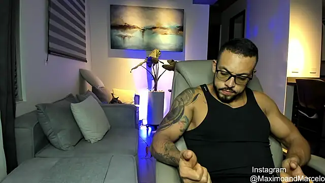 Maximo Marcelo online show from March 18, 2025, 11:20 pm