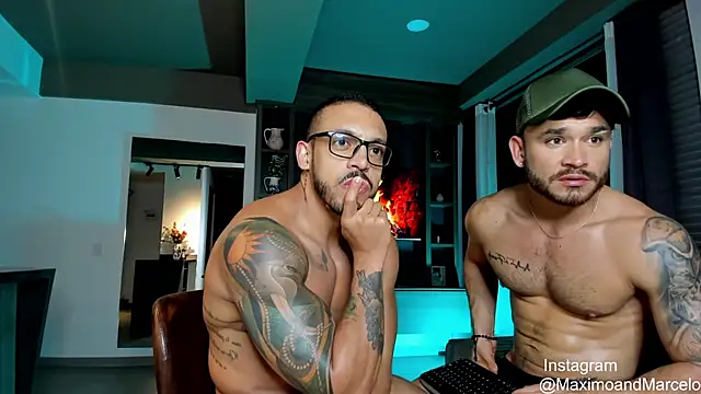 Maximo Marcelo online show from February 18, 2025, 2:38 am