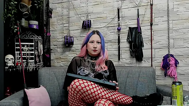 Snapshot of CruelMistress chatting on November 9, 2025, 3:38 pm CruelMistress online show from November 9, 2025, 3:38 pm